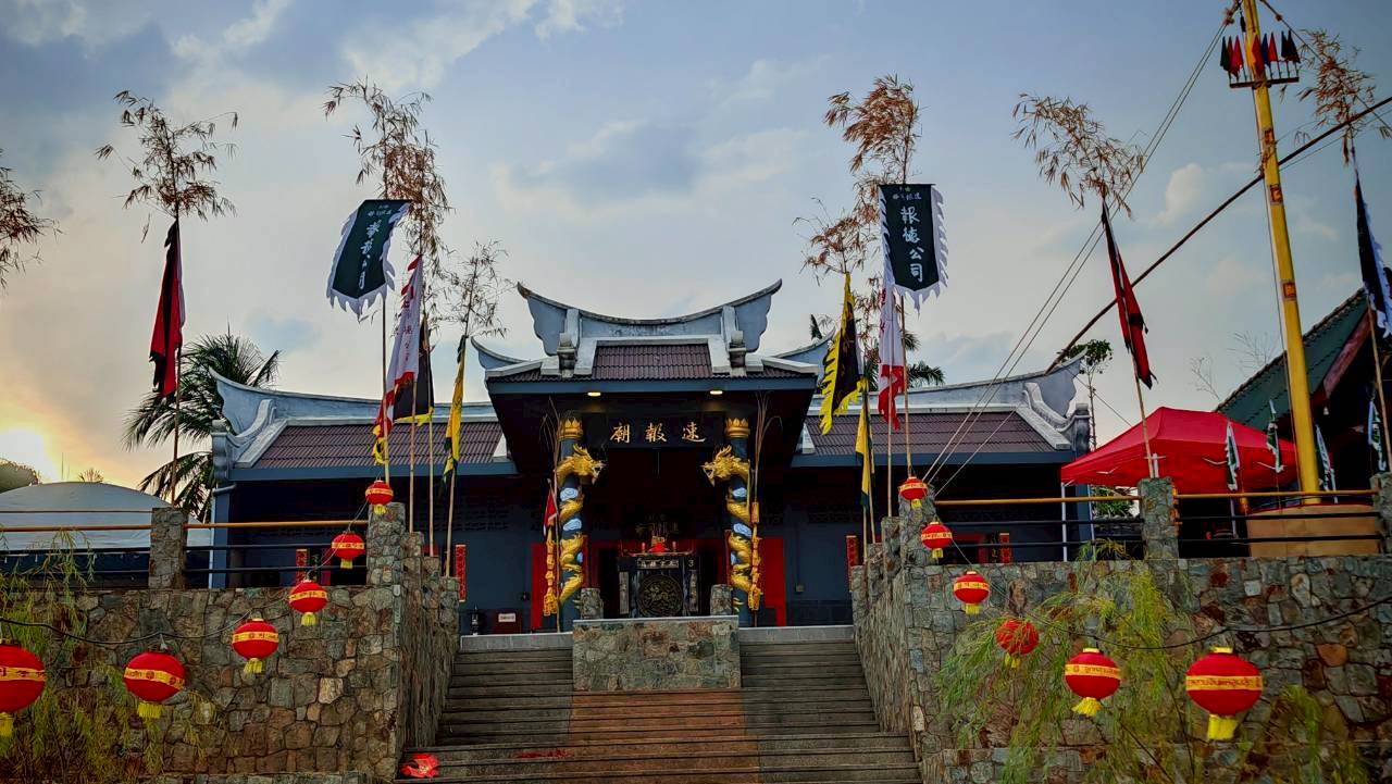 Sok Po Si Yi Shrine Laem Sak cultural heritage stop