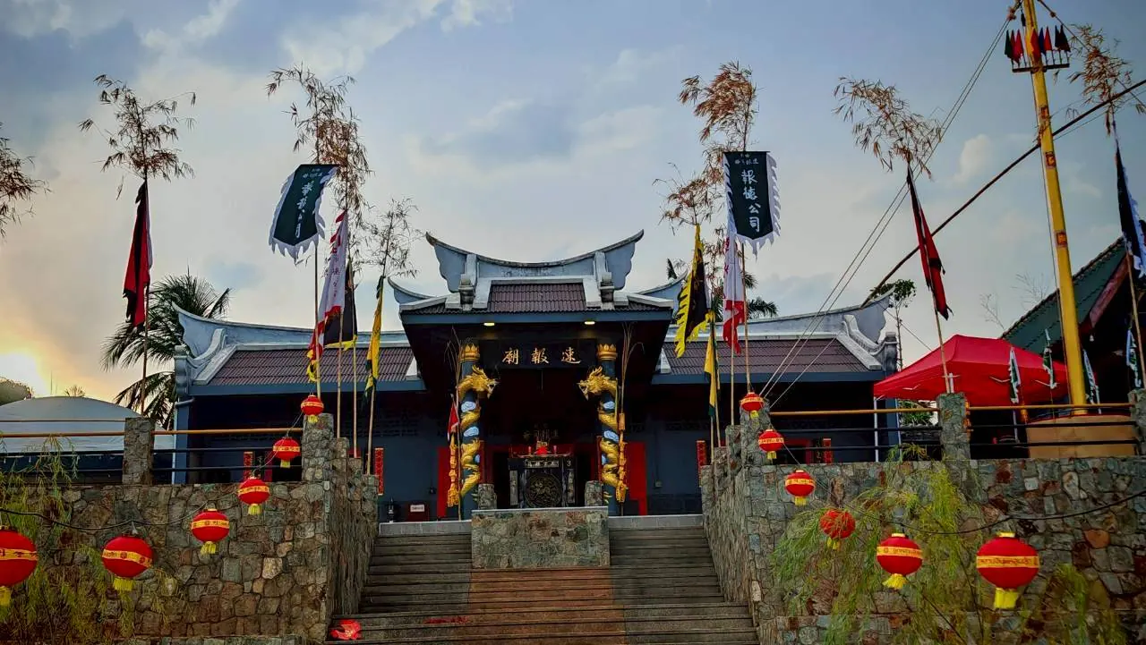 Sok Po Si Yi Shrine Laem Sak cultural heritage stop