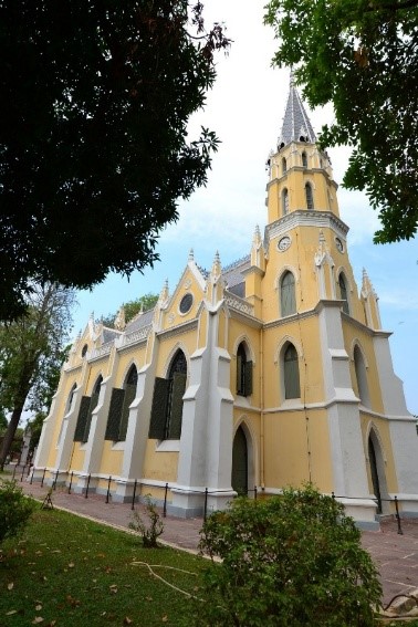 Wat Niwet Thammaprawat Ratchaworawihan in Bang Pa-In